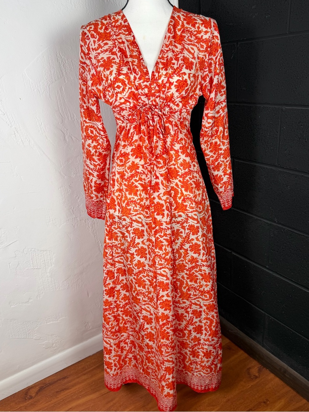 Stunning Italian Silk Red/Orange Floral V-Neck Drawstring Dress - size small 4/6 - Picture 2 of 16